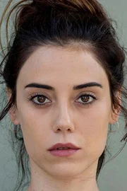 Cansu Dere
