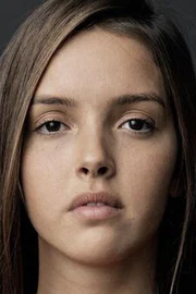 Lyna Khoudri