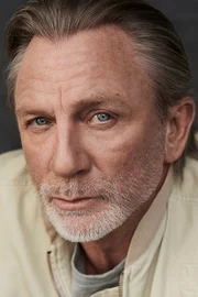 Daniel Craig