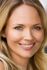 Lara Cox
