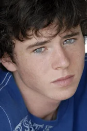 Charlie McDermott