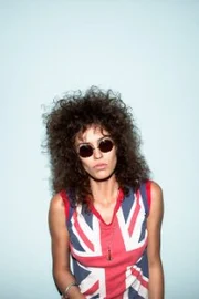Lizzie Hollins