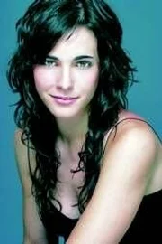 María Cotiello