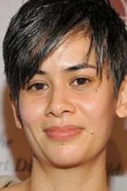 Suttirat Anne Larlarb