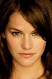 Kelly Overton