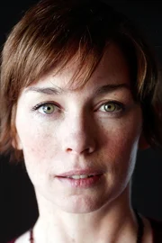 Julianne Nicholson
